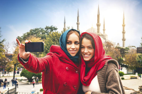 Muslim tourists in Istanbul. Photo: ansamed 