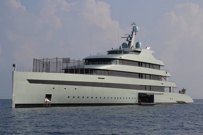 Savannah-by-Feadship-in-the-Maldives-Photo-@dougiesocean-and-Feadship-Fanclub-665x443