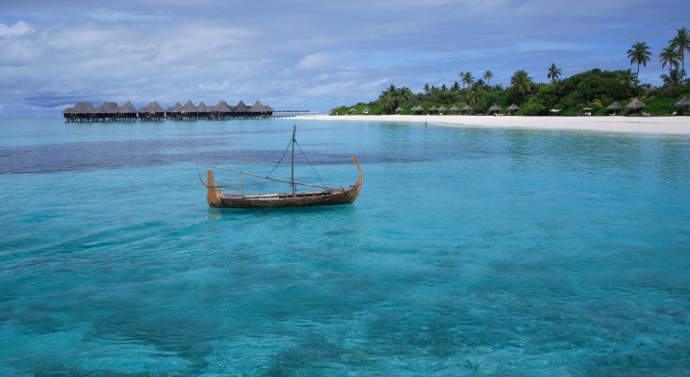 traditional-beach-dhuni-kolhu