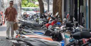 Transport Ministry Suspends New Vehicle Registrations for Expatriates